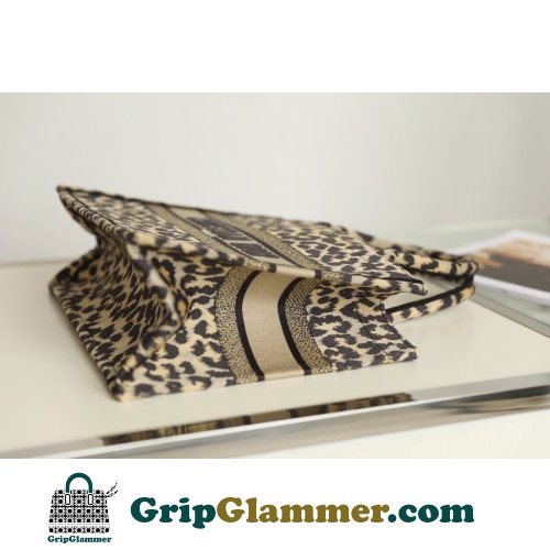 Dior Book Tote Medium 36cm - Image 7