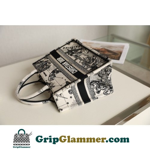 Dior Book Tote Small 26.5cm - Image 5