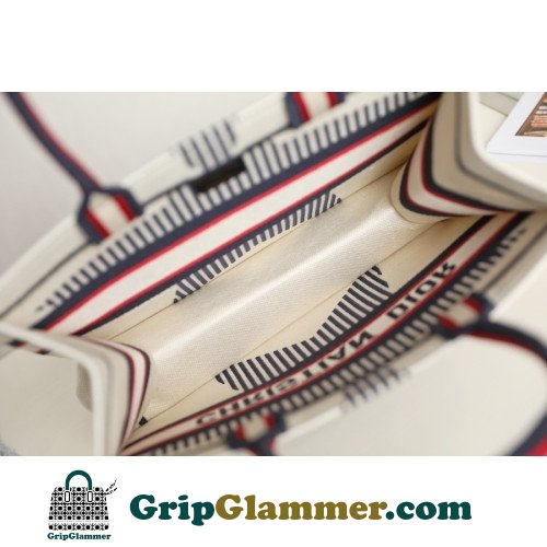 Dior Book Tote Medium 36cm - Image 4