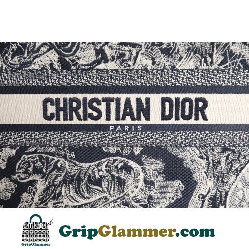 Dior Book Tote Small 26.5cm - Image 2