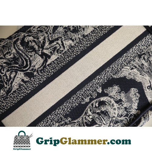 Dior Book Tote Small 26.5cm - Image 4