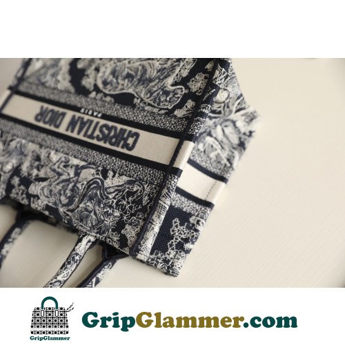 Dior Book Tote Small 26.5cm - Image 5