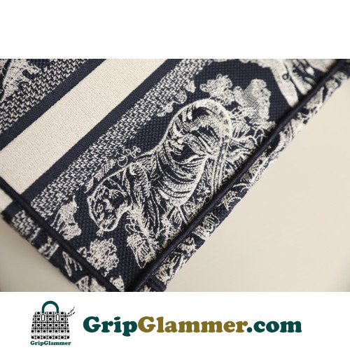 Dior Book Tote Small 26.5cm - Image 9