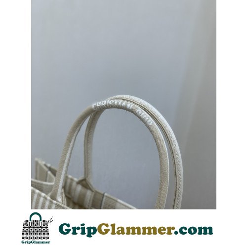 Dior Book Tote Medium 36cm - Image 2