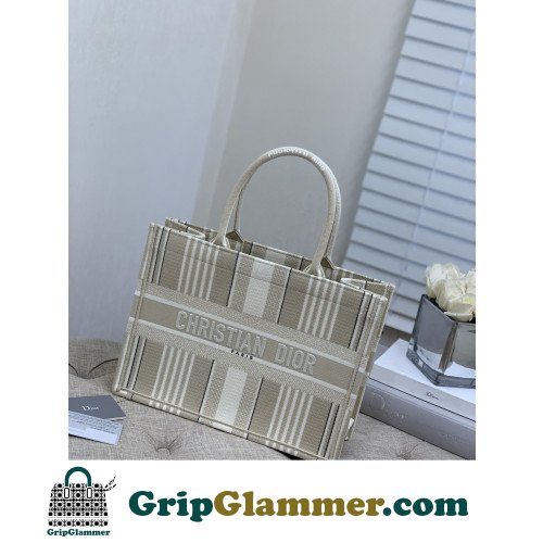 Dior Book Tote Medium 36cm - Image 3