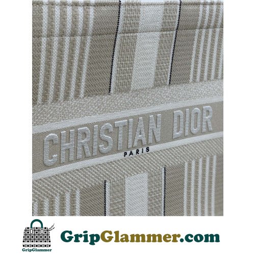 Dior Book Tote Medium 36cm - Image 6