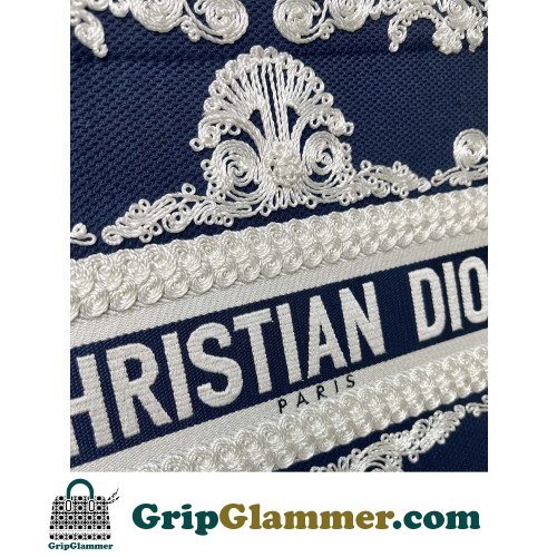 Dior Book Tote Medium 36cm - Image 4