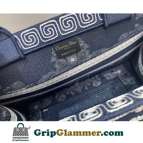 Dior Book Tote Medium 36cm - Image 9