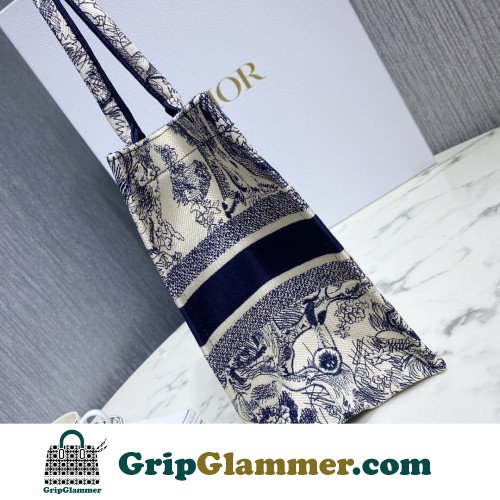 Dior Book Tote Medium 36cm - Image 9