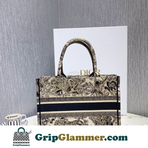 Dior Book Tote Medium 36cm - Image 6