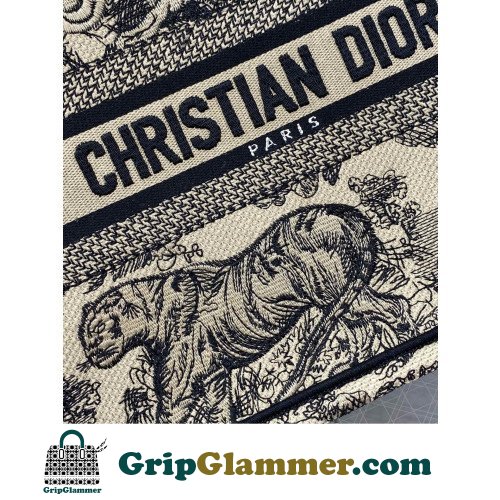 Dior Book Tote Small 26.5cm - Image 4