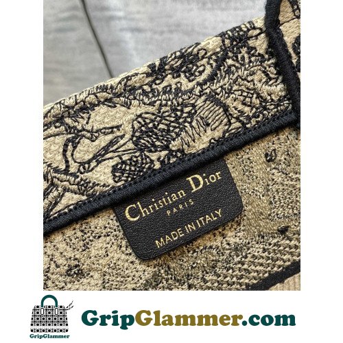 Dior Book Tote Small 26.5cm - Image 9