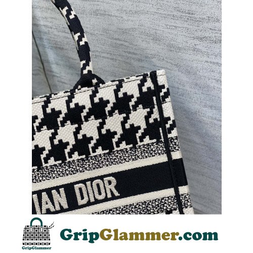 Dior Book Tote Small 26.5cm - Image 3