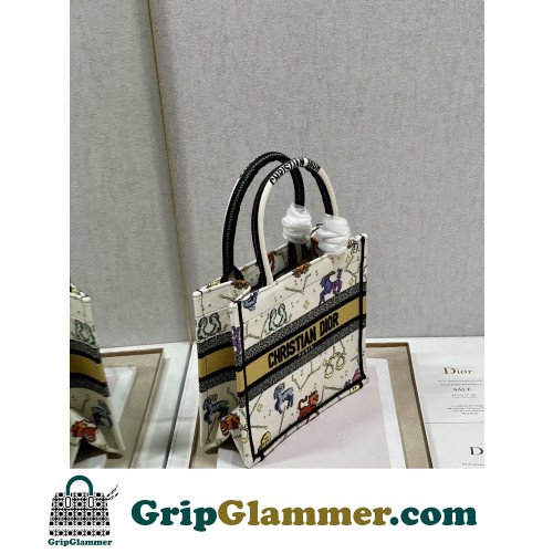 Dior Book Tote Small 26.5cm - Image 5