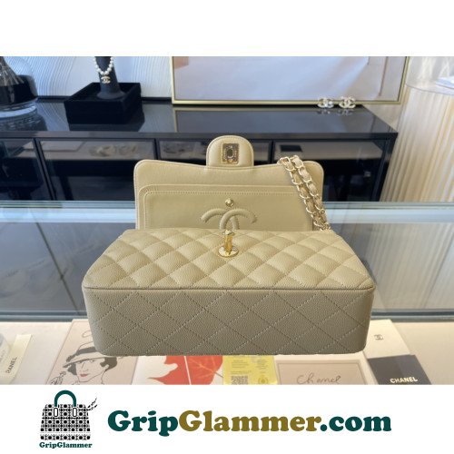 Chanel Flap Bag 23cm (Small) - Image 4