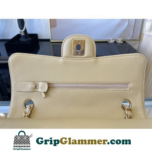 Chanel Flap Bag 23cm (Small) - Image 8