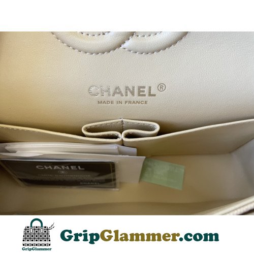 Chanel Flap Bag 23cm (Small) - Image 9