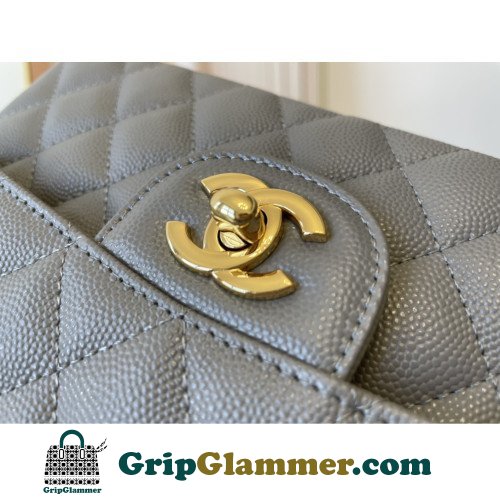 Chanel Flap Bag 23cm (Small) - Image 4