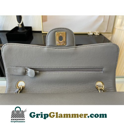 Chanel Flap Bag 23cm (Small) - Image 9