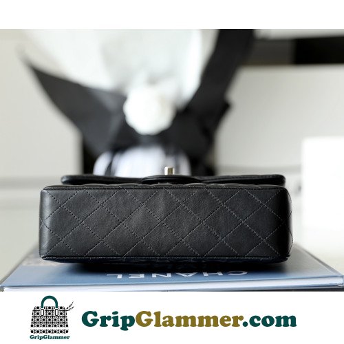 Chanel Flap Bag 23cm (Small) - Image 2