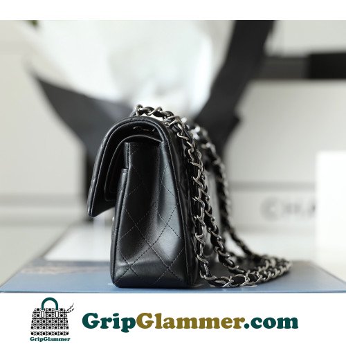 Chanel Flap Bag 23cm (Small) - Image 9