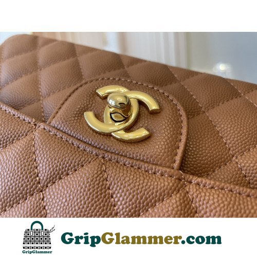 Chanel Flap Bag 23cm (Small) - Image 4