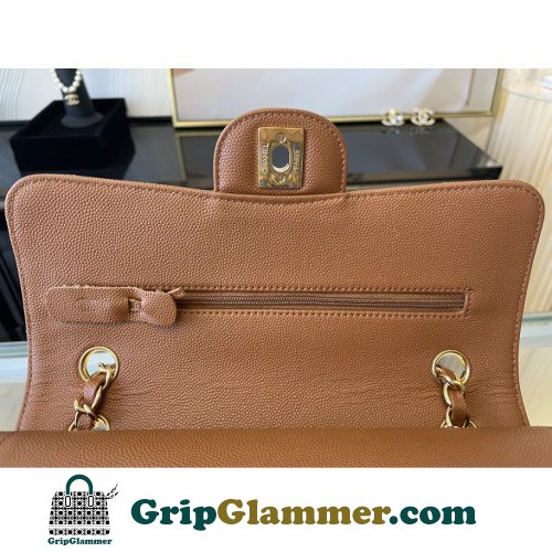 Chanel Flap Bag 23cm (Small) - Image 6