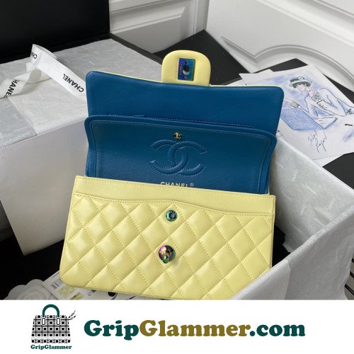 Chanel Flap Bag 23cm (Small) - Image 9