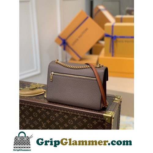 Louis Vuitton Favorite - Image 4