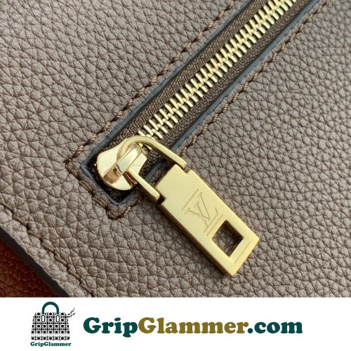 Louis Vuitton Favorite - Image 6