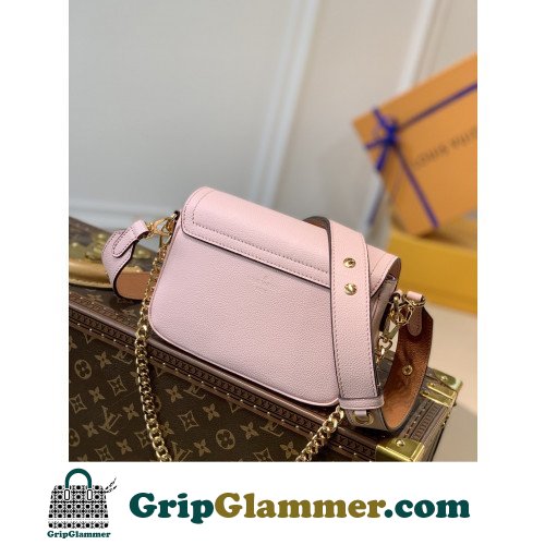 Louis Vuitton Favorite - Image 7