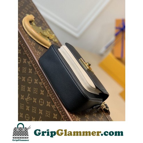 Louis Vuitton Favorite - Image 2