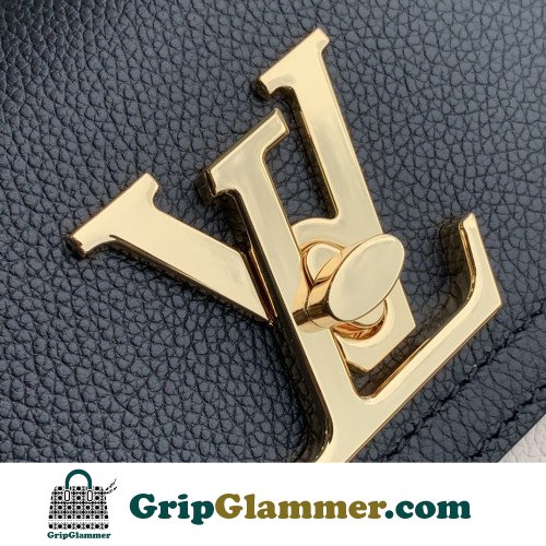 Louis Vuitton Favorite - Image 6