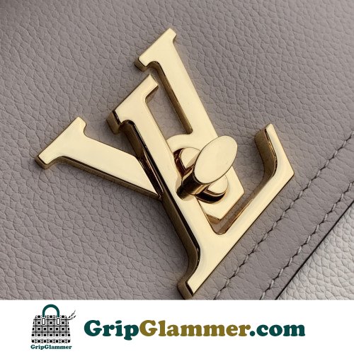 Louis Vuitton Favorite - Image 2