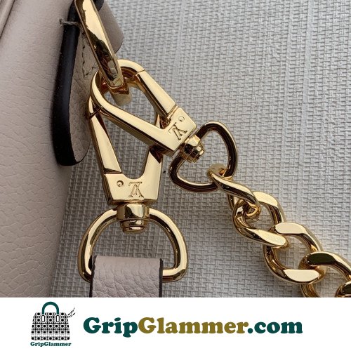 Louis Vuitton Favorite - Image 3