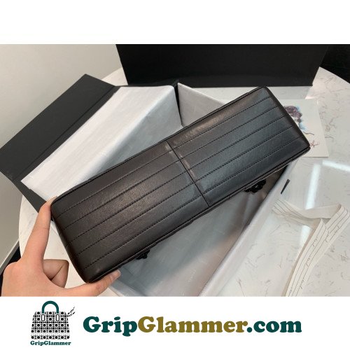 Chanel Flap Bag 30cm (Jumbo) - Image 3