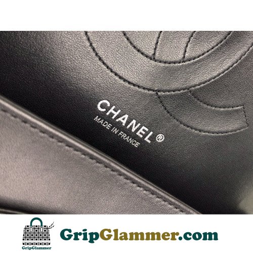 Chanel Flap Bag 30cm (Jumbo) - Image 9