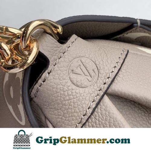 Louis Vuitton Favorite - Image 6