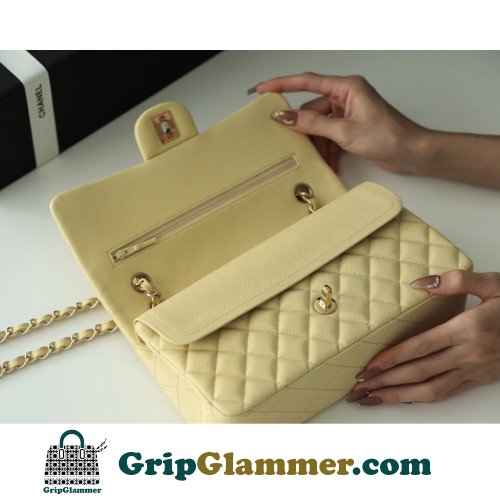 Chanel Flap Bag 25cm (Medium) - Image 6