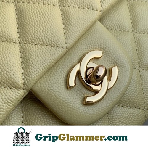 Chanel Flap Bag 25cm (Medium) - Image 4