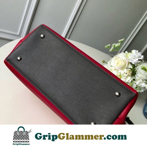 Louis Vuitton Favorite - Image 2