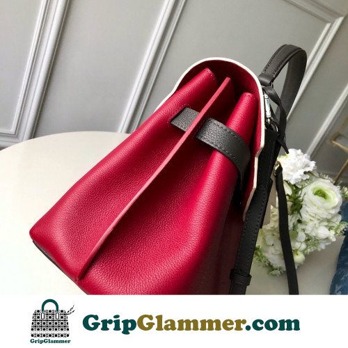 Louis Vuitton Favorite - Image 4