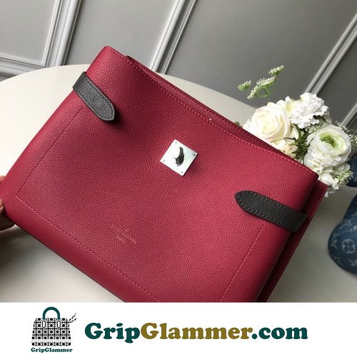 Louis Vuitton Favorite - Image 5