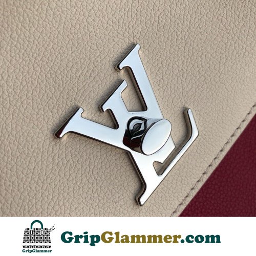 Louis Vuitton Favorite - Image 7