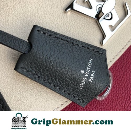 Louis Vuitton Favorite - Image 8