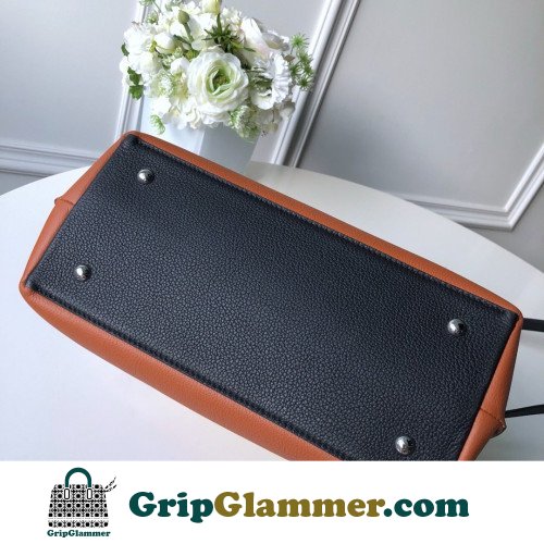 Louis Vuitton Favorite - Image 4