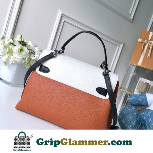 Louis Vuitton Favorite - Image 7