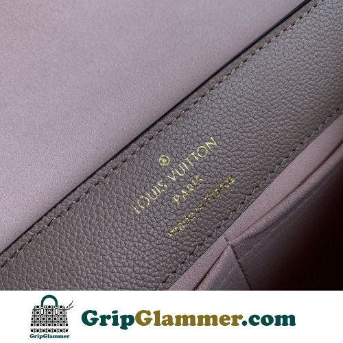 Louis Vuitton Favorite - Image 8