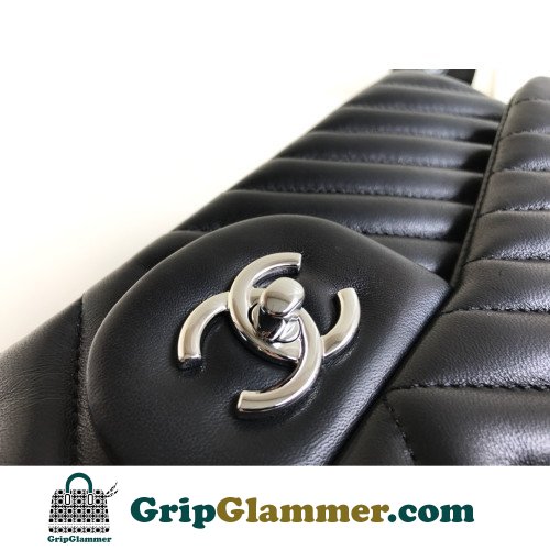 Chanel Flap Bag 30cm (Jumbo) - Image 5