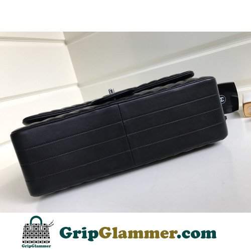 Chanel Flap Bag 30cm (Jumbo) - Image 6